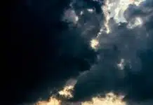 To nie był dobry rok, ale nadal tu jestem. Podsumowanie 2025 low angle photography gray sky